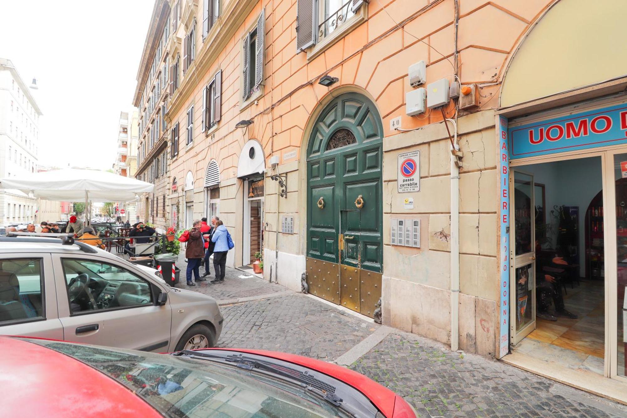 Appartamento Flora- Loft Luxury - Tra Colosseo E Santa Maria Maggiore - Metro Roma